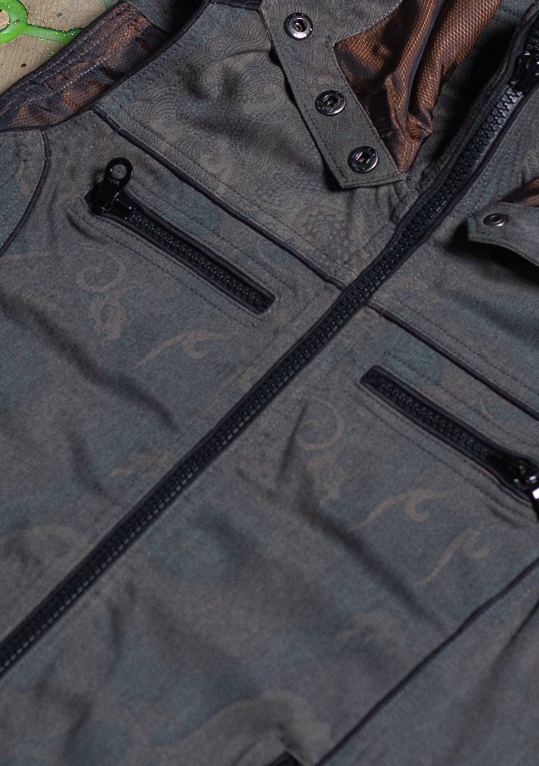 Sleeveless Hooded Jacket Men ALIEN / TR Screenprint - ASH DRAGONS